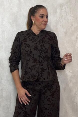 Chaqueta japonesa marrón